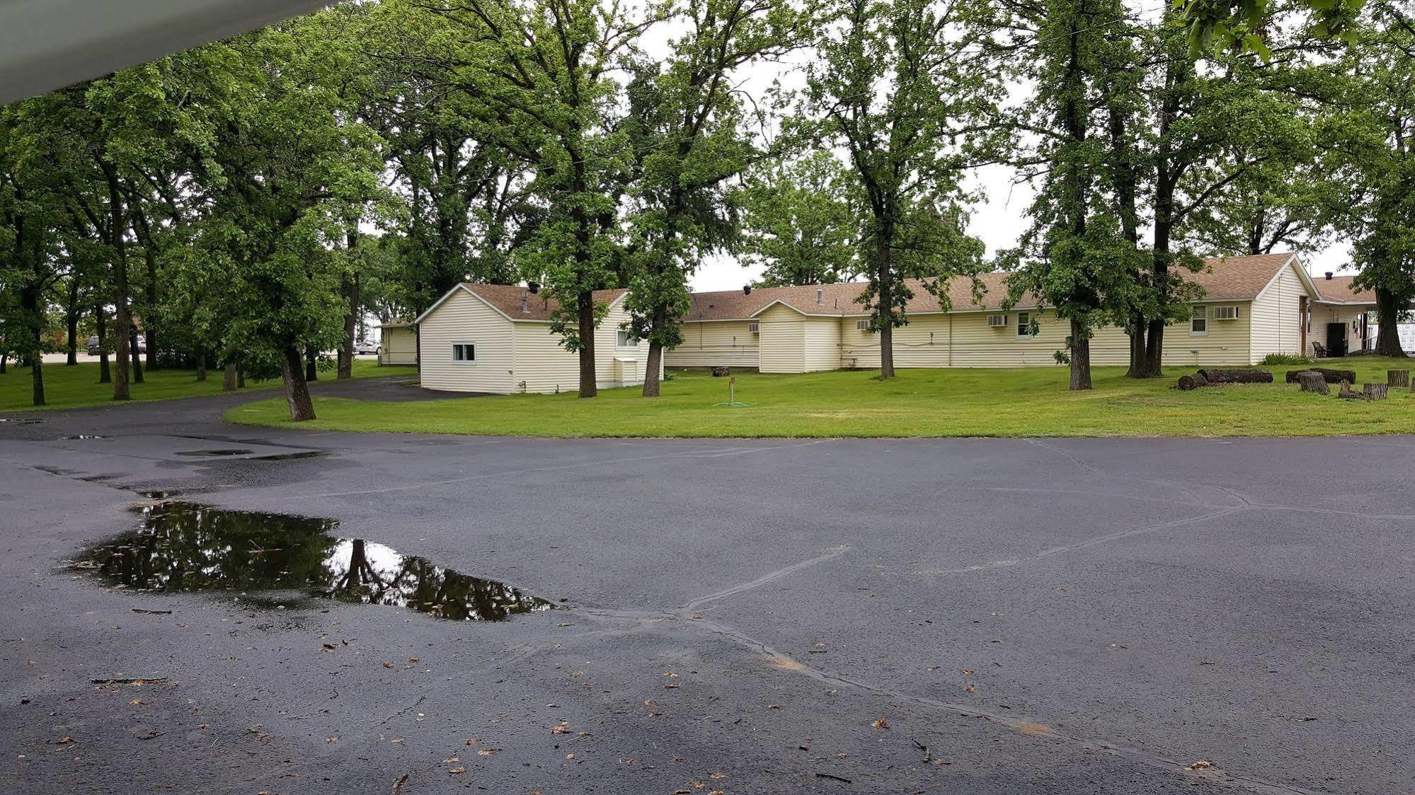Budget Host Inn Detroit Lakes Zewnętrze zdjęcie