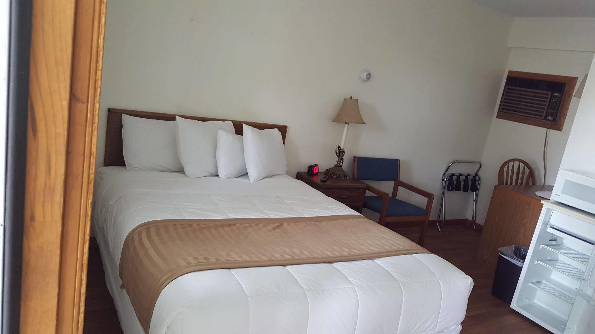 Budget Host Inn Detroit Lakes Zewnętrze zdjęcie